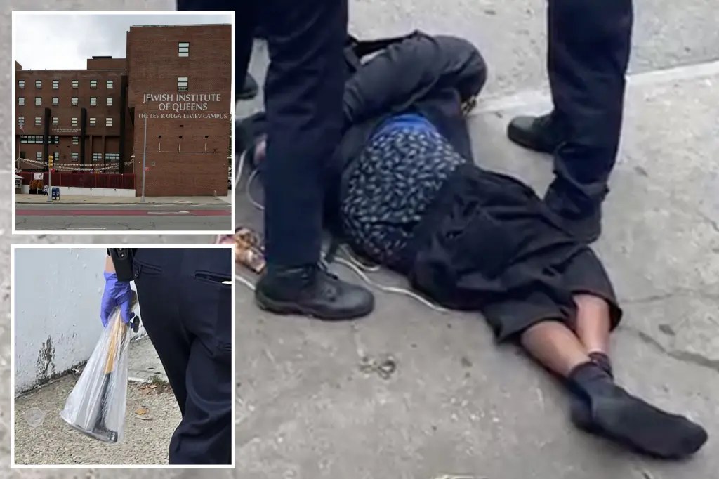 رجل يحمل مطرقة يطارد شابة إلى مدرسة يهودية في كوينز ويصيب طفلًا خلال توقيفه