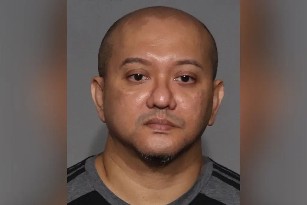 اتهام معالج نفسي باغتصاب مريض متحول جنسيًا يبلغ 17 عامًا في مكتبه بمانهاتن