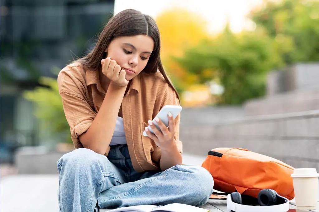 دراسة: تراجع اللغة المنطوقة مع انخفاض الكلمات اليومية بنحو 30% خلال 20 عامًا