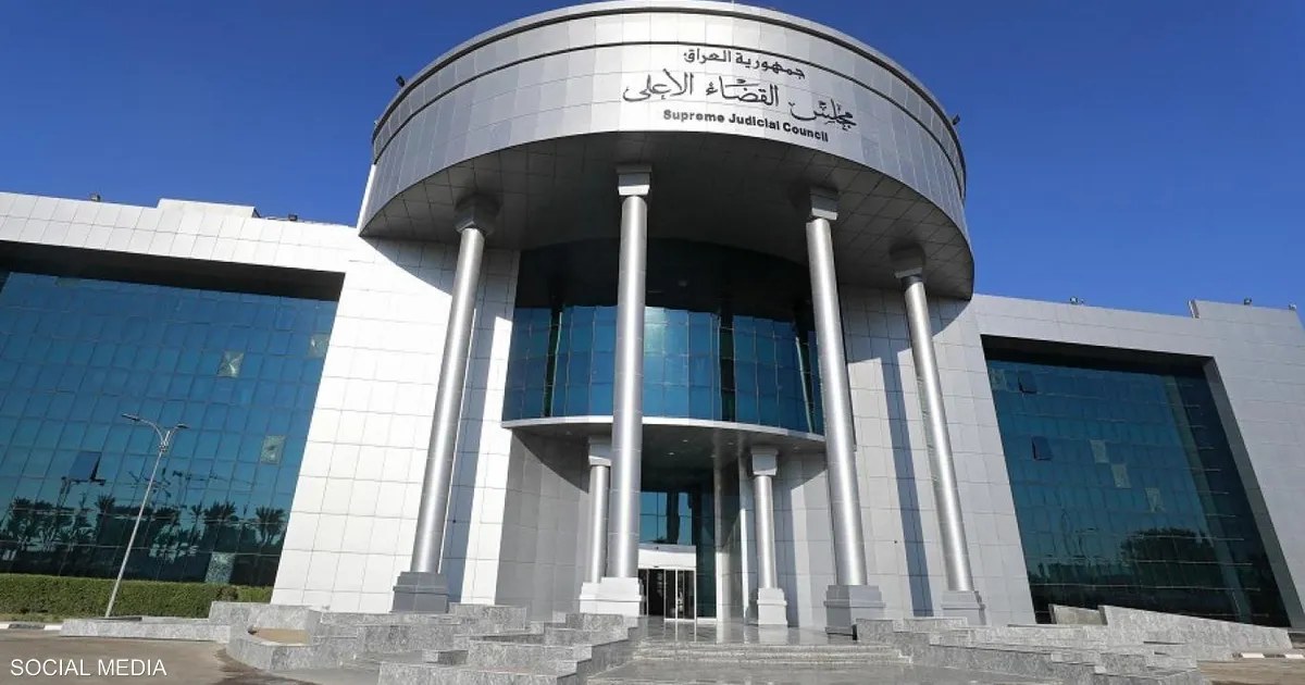 العراق: توقيف محتال انتحل صفة قضائية لابتزاز مسؤولين في النجف