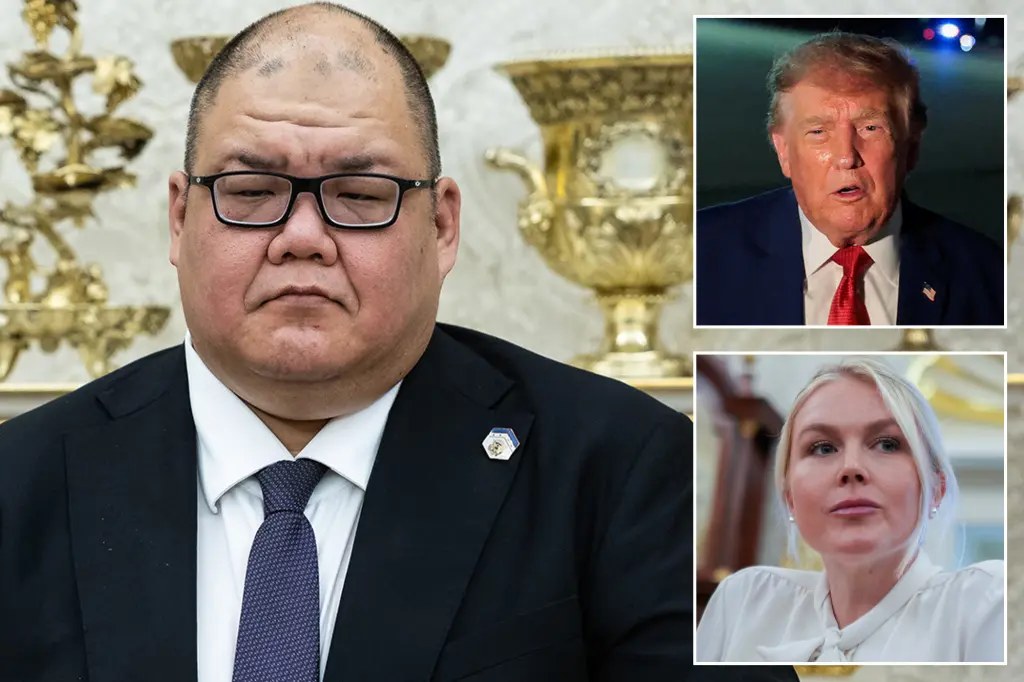ستيفن تشيونغ، المولود في كاليفورنيا، يبرز مرشحًا لخلافة كارولين ليفيت في البيت الأبيض