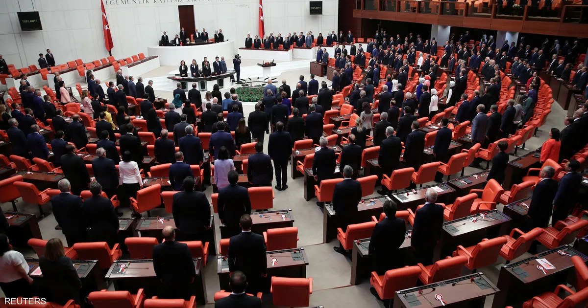 تركيا: البرلمان يقر عفوًا مشروطًا لآلاف من عناصر حزب العمال الكردستاني بعد نزع السلاح الكامل