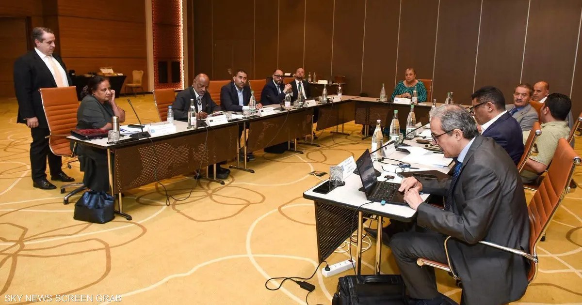 ليبيا: لجنة 4+4 توقع مسودة اتفاق انتخابي وتؤجل حسم موعد الاقتراع