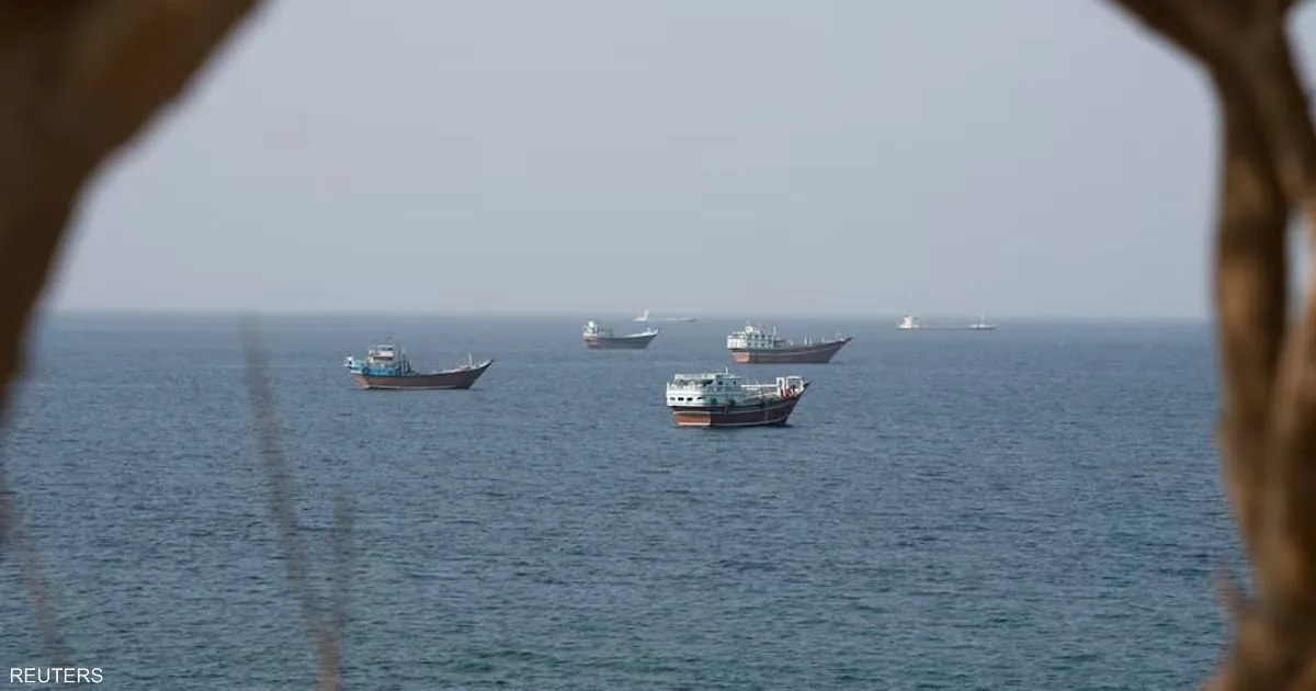 إيران تفرض عبورًا انتقائيًا في مضيق هرمز وتلوّح باستهداف ناقلات بلا إذن