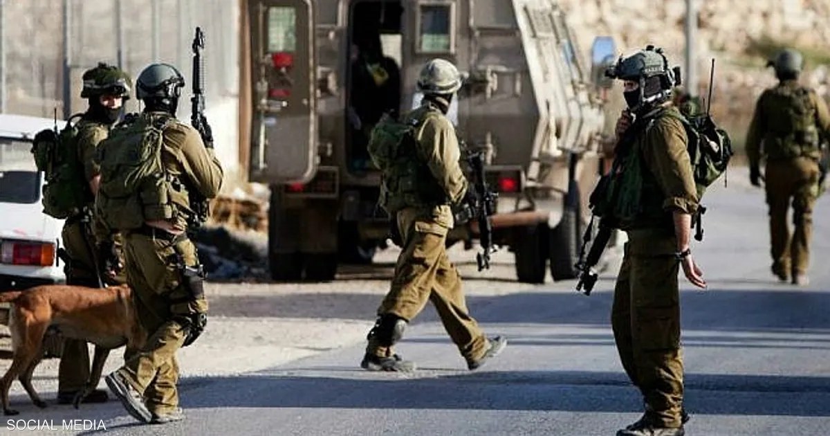 فلسطين: الجيش الإسرائيلي يعلن اعتقال مشتبه به في طعن بالعوجا وإغلاق حواجز رام الله بعد حادث ثان