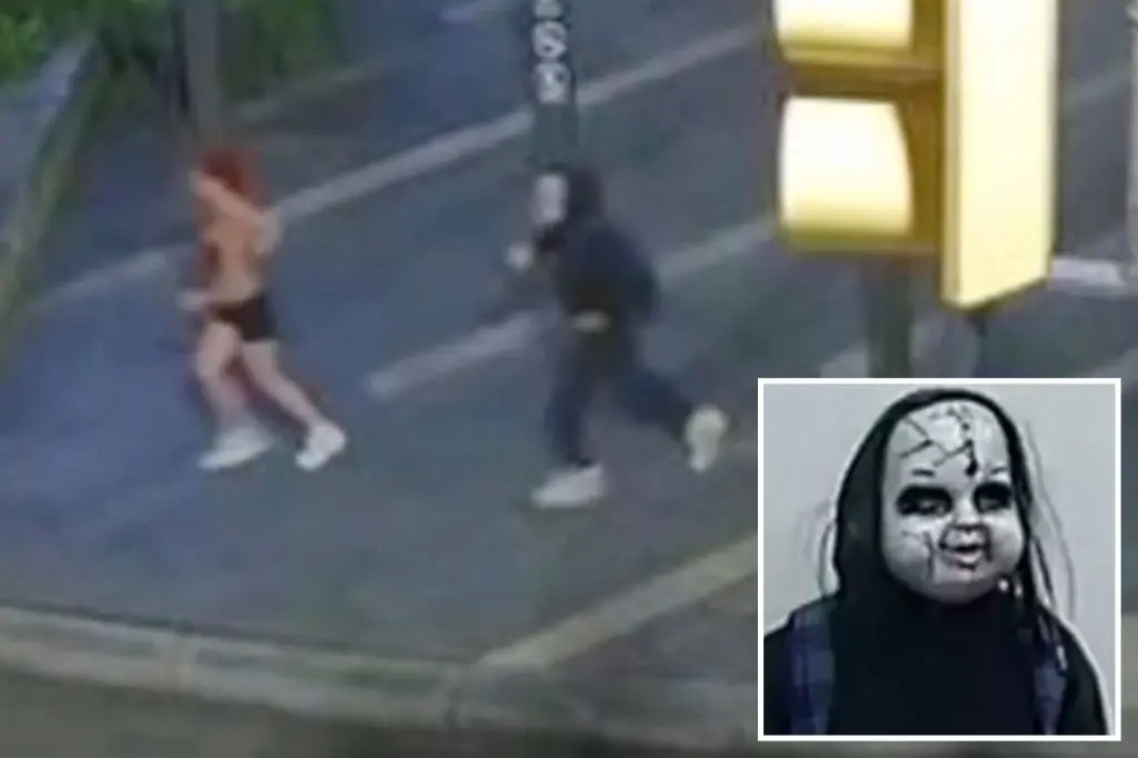 شرطة فيلادلفيا تبحث عن زيمير هيوز بعد ملاحقته عداءة بقناع «تشاكي» واحتمال فراره إلى كاليفورنيا