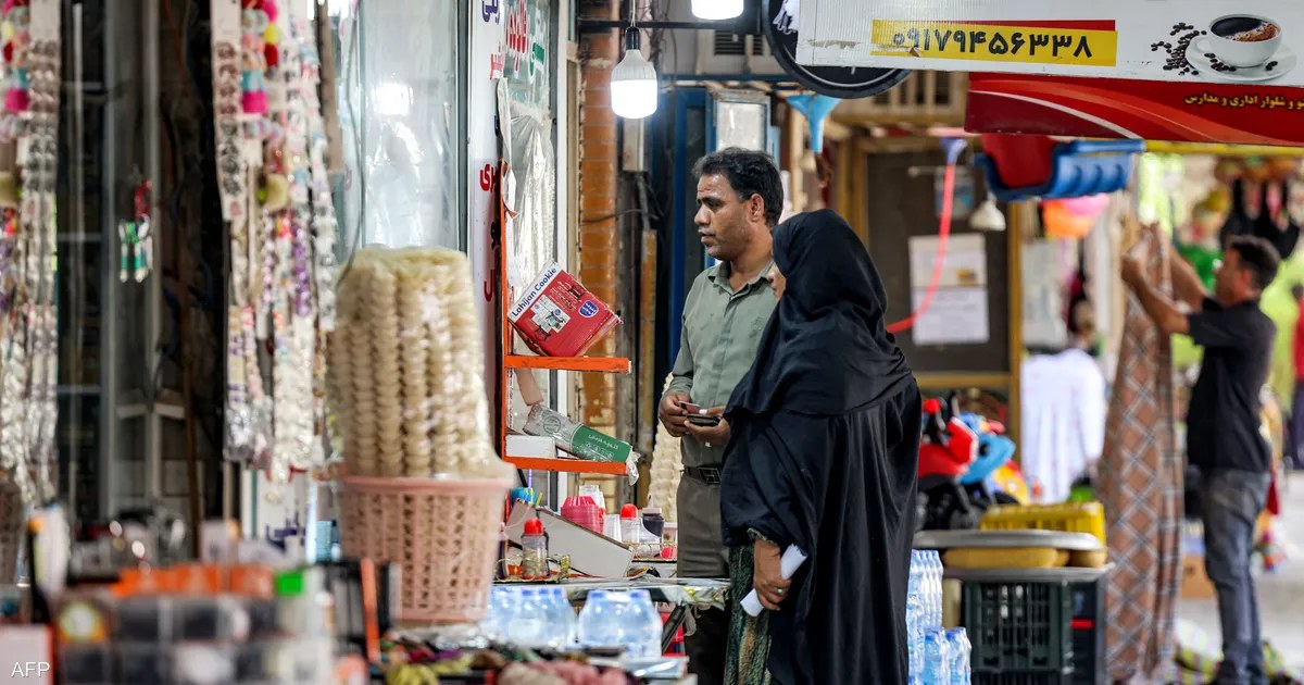إيران: بزشكيان يقر بصعوبات متفاقمة مع تضخم 66% وتراجع القدرة الشرائية