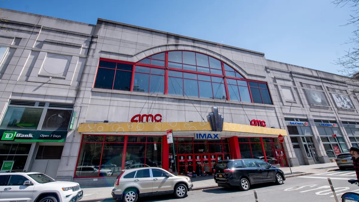 إغلاق سينما AMC كيبس باي 15 في مانهاتن بنهاية 2026 يثير حزن روادها