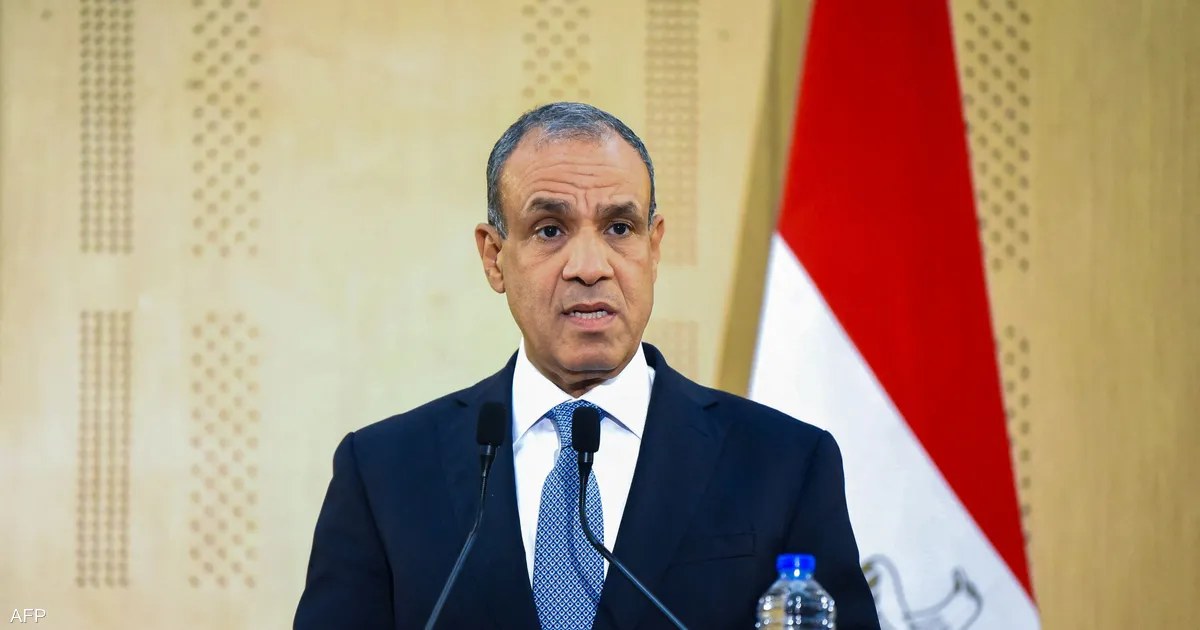 مصر: وزير الخارجية يقول إن حماس والفصائل وافقت على تسليم الأسلحة ويرفض تهجير الفلسطينيين إلى سيناء