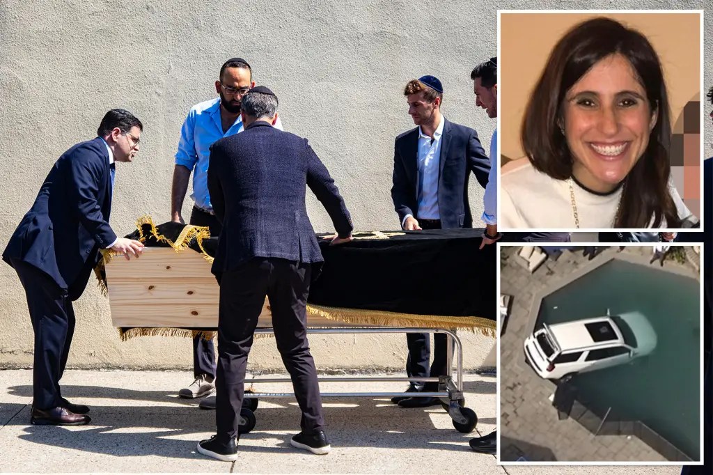 أسرة معلمة وأم لأربعة أطفال في لونغ آيلاند ترفض التشريح بعد سقوط سيارتها في مسبح المنزل