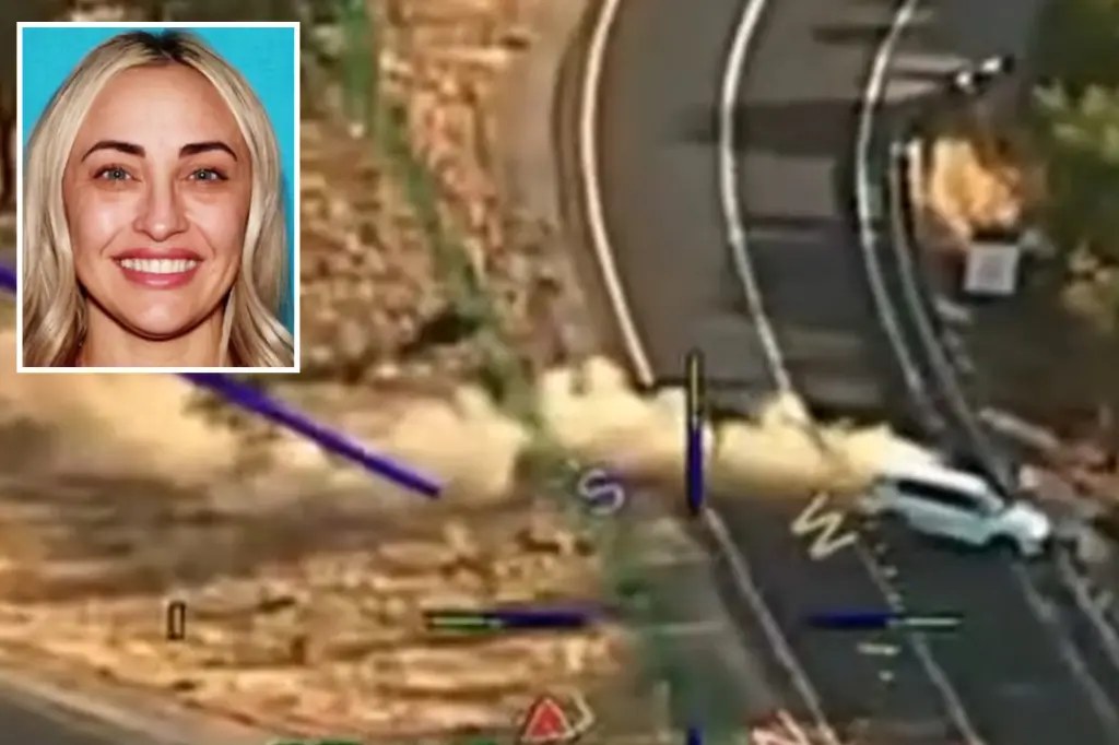 شرطة فريسنو تعتقل امرأة بعد مطاردة على طريق سريع بوجود طفلين وانتهاء الرحلة باصطدام