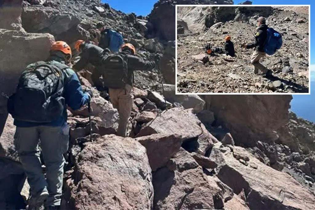 إنقاذ 3 متنزهين علقوا على ارتفاع 11,000 قدم في بركان جبل شاستا بكاليفورنيا بعد الاعتماد على «جيميني»