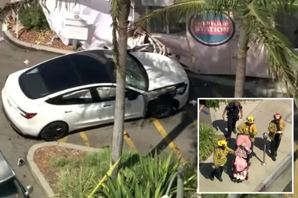 سيارة تسلا تقتحم نقطة حراسة قرب متجر «تريدر جو» في لوس أنجلوس وتقتل شخصًا وتصيب 4 على الأقل