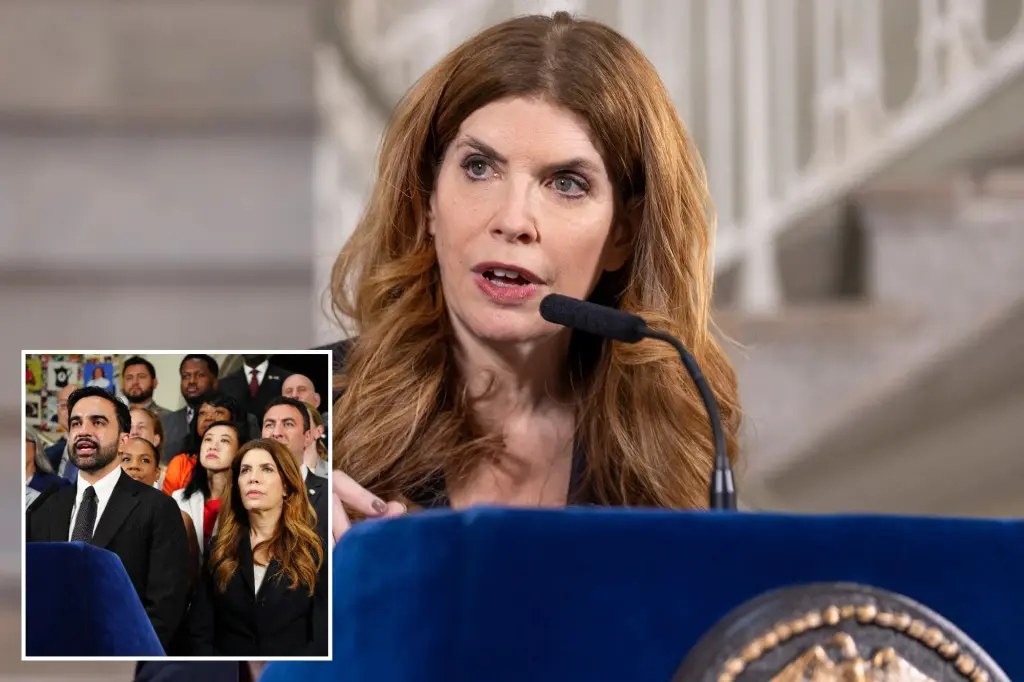 رئيسة مجلس مدينة نيويورك جولي مينين تطلق لجنة تمويل سياسي لدعم ديمقراطيي الولاية وسط تكهنات بطموحها لمنصب أعلى
