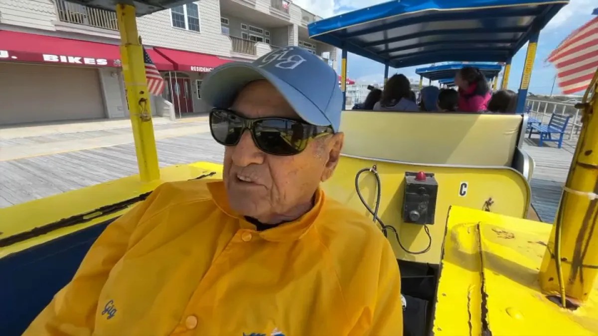 وفاة جون «غيغ» غيليوتي أيقونة ترام ممشى وايلدوود عن 97 عامًا
