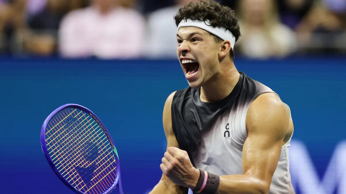 شيلتون يواجه زفيريف في نهائي أمريكا المفتوحة لإنهاء انتظار أمريكي طويل