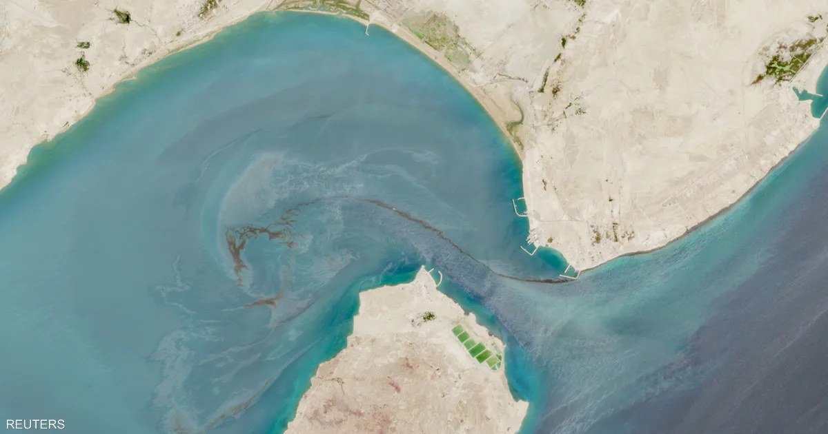 انفجارات مجهولة المصدر تُسمع قبالة جزيرة قشم في إيران