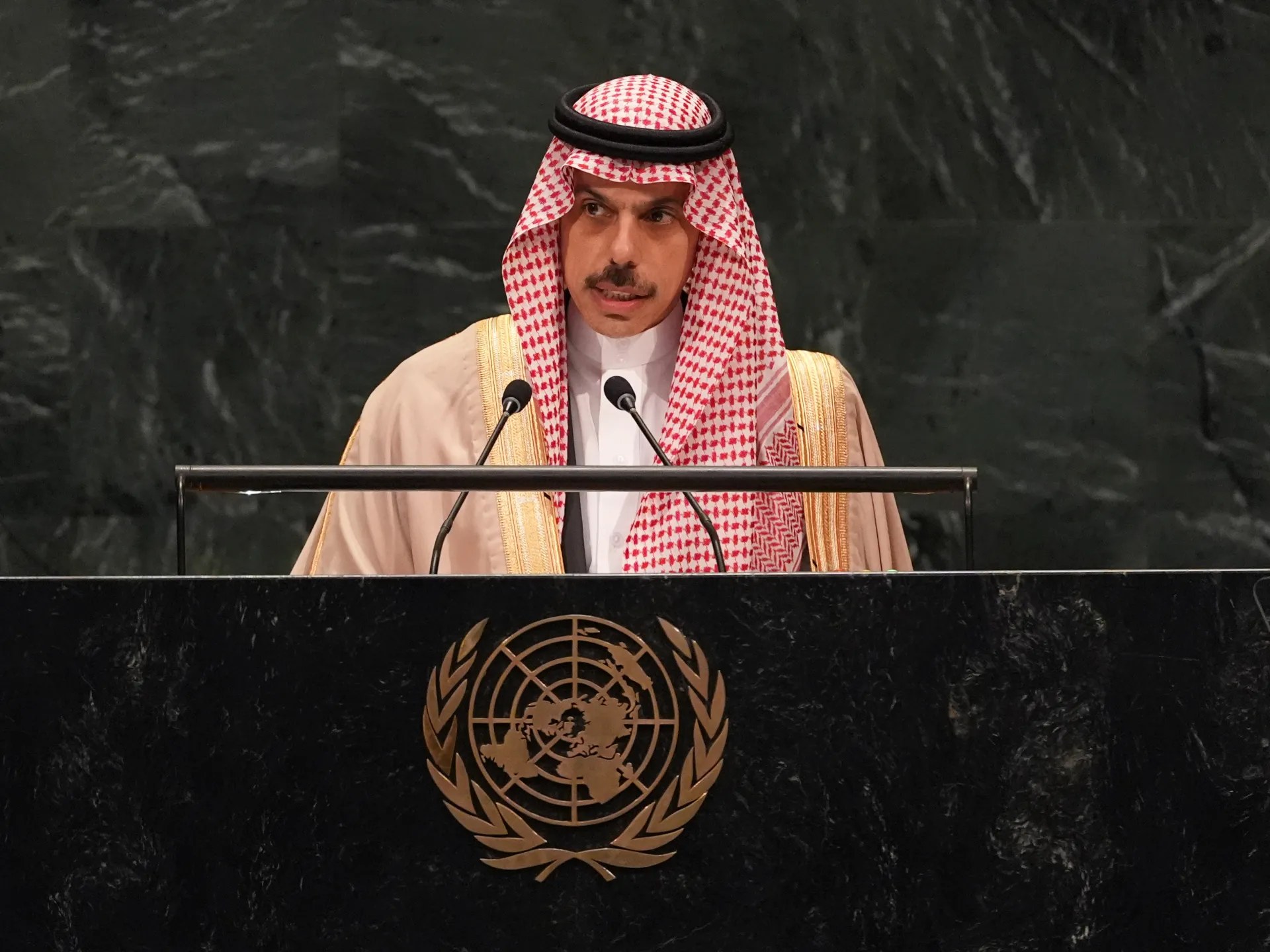 السعودية تدعو لإعادة مضيق هرمز إلى وضع ما قبل الحرب بلا رسوم