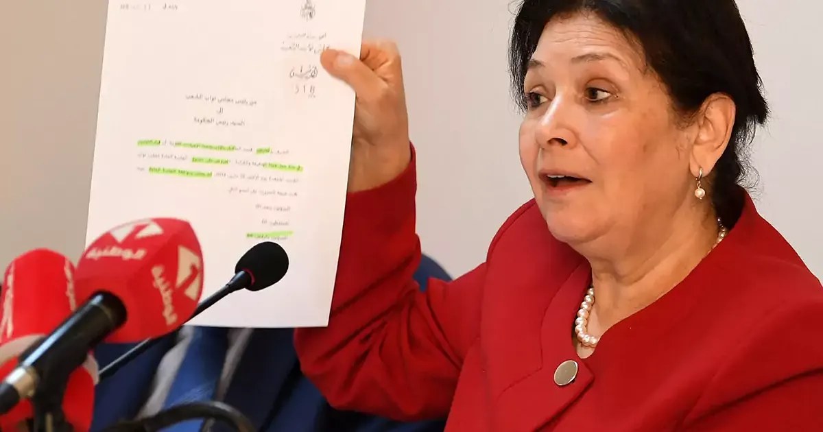 تونس: أحكام بالسجن 25 عاما تهدد سهام بن سدرين بالعودة إلى الحبس