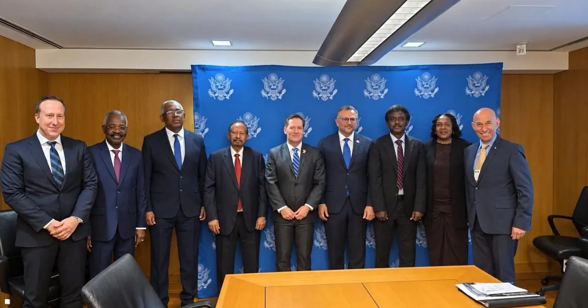 واشنطن تبحث مع وفد حمدوك هدنة بالسودان وتلوّح بتوسيع العقوبات