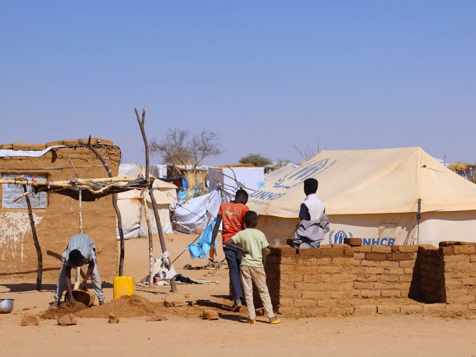 مفوضية اللاجئين: نحو 140 ألف لاجئ وطالب لجوء بلا تسجيل في السودان