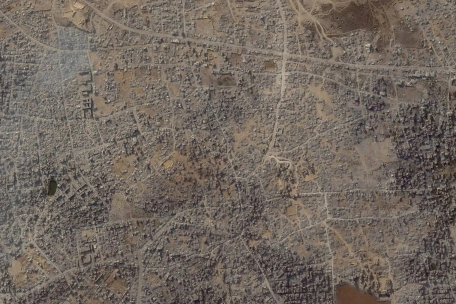 غزيون في فلسطين يتتبعون منازلهم المدمرة عبر صور «غوغل إيرث» المحدثة