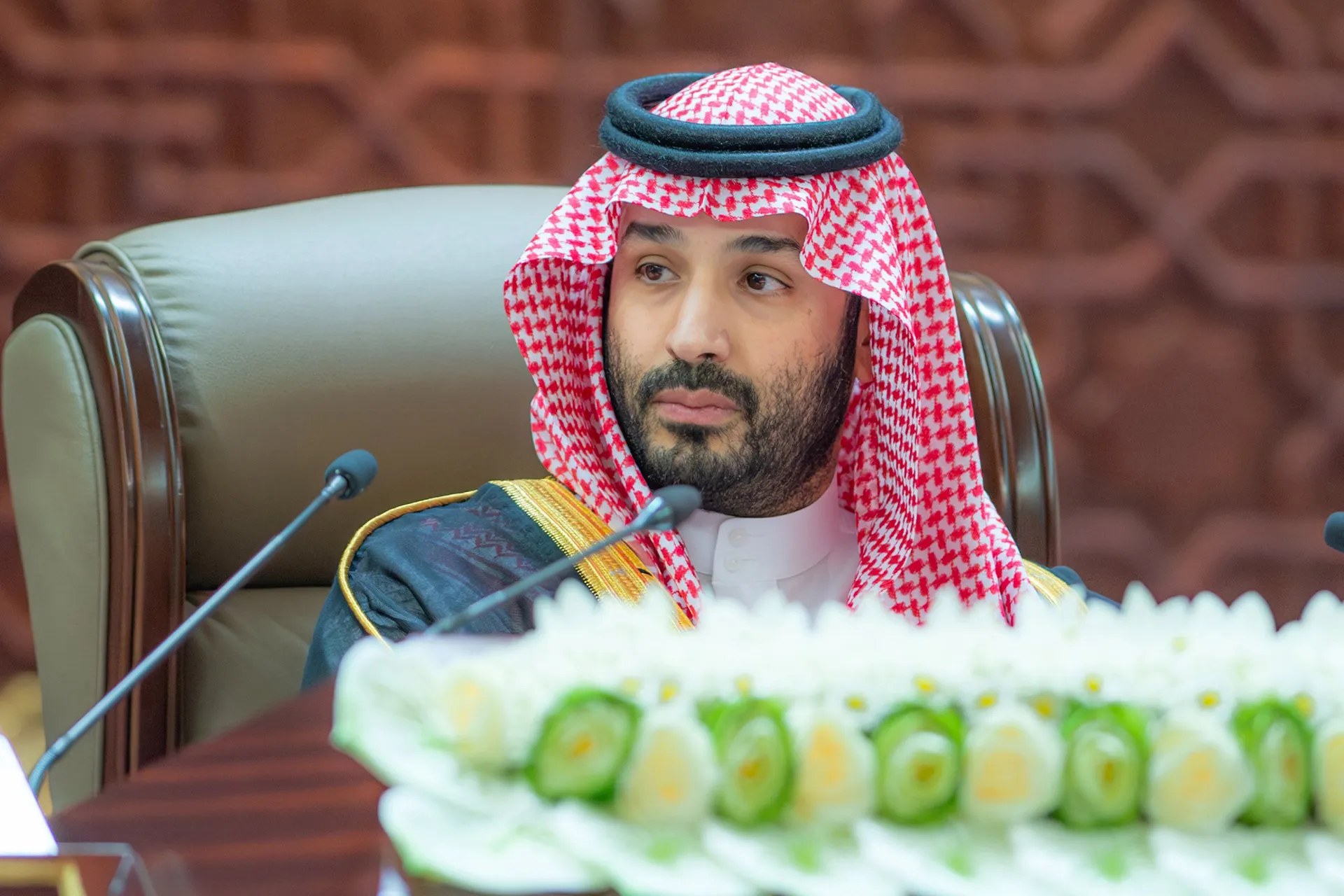 ولي عهد السعودية يؤكد استعداد بلاده للرد على التهديدات ودعم خفض التصعيد