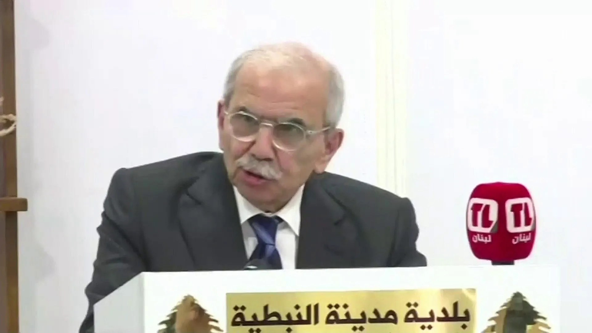 رئيس وزراء لبنان يعلن إعادة تفعيل المؤسسات الرسمية في النبطية