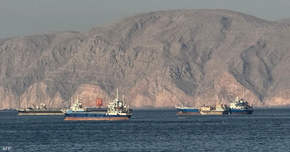 بلاغ عن إصابة ناقلة نفط بمقذوف مجهول قبالة سلطنة عمان