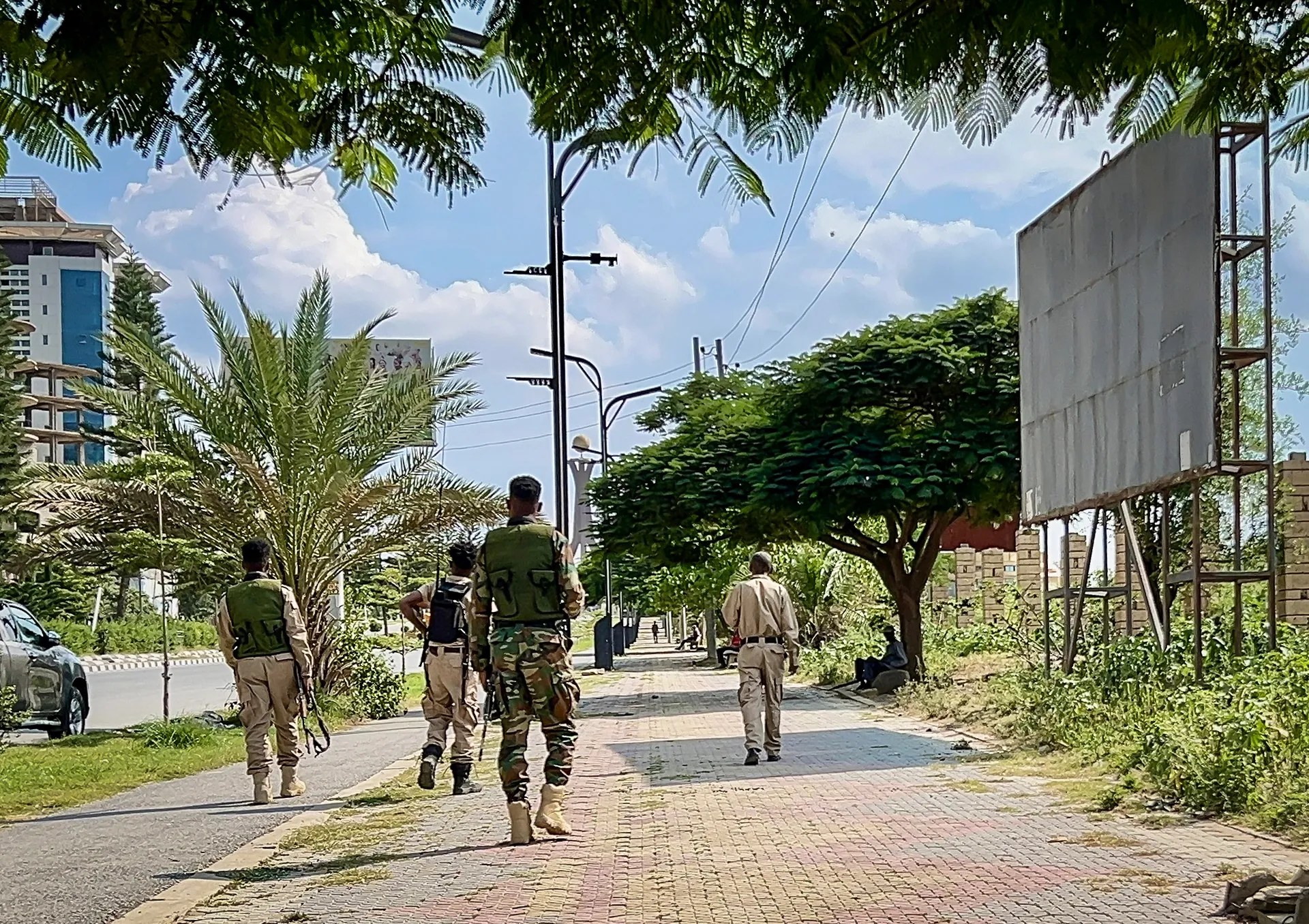 قوات موالية لحكومة إثيوبيا تعلن السيطرة على مطار قرب ميكيلي