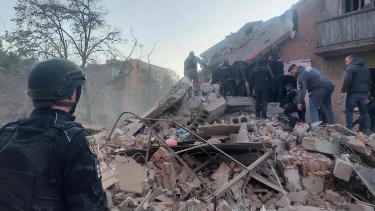 أوكرانيا تعلن مقتل 12 شخصًا بهجمات روسية على كييف ومدن أخرى