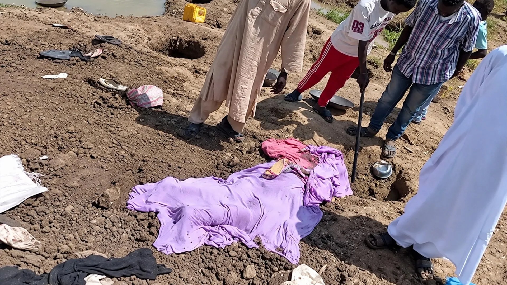 مقتل 30 نازحًا في السودان بقصف مسيّرة تنسبه السلطات للدعم السريع