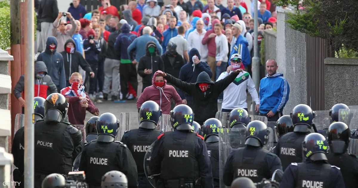 المملكة المتحدة تمنع تنظيم مسيرة بروتستانتية في إيرلندا الشمالية بعد تحذير أمني