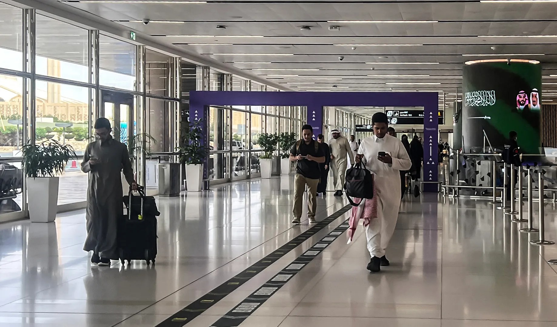 هجوم جديد على مطار الرياض في السعودية وتحويل الرحلات المتجهة إليه أو إلغاؤها