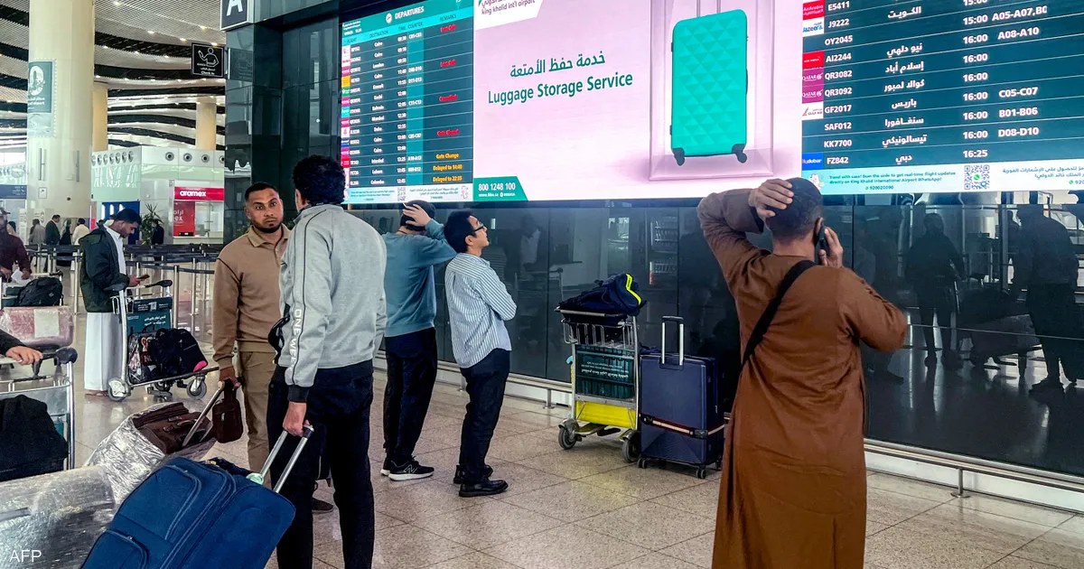 هيئة الطيران المدني السعودية تعلق عمليات مطار الملك خالد مؤقتًا بعد اعتداء