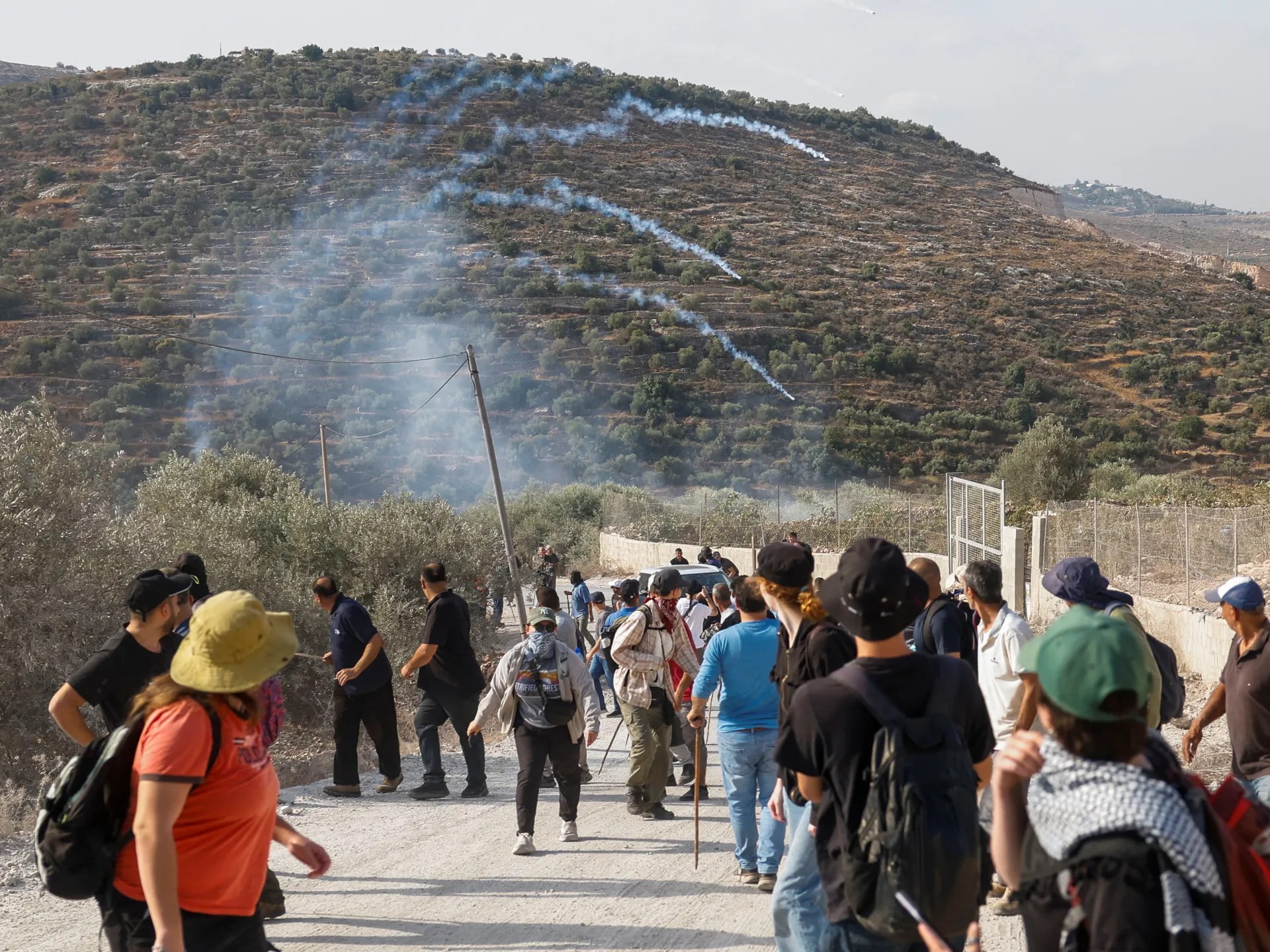 قوات إسرائيلية تعتقل 17 فلسطينيًا في الضفة الغربية بفلسطين