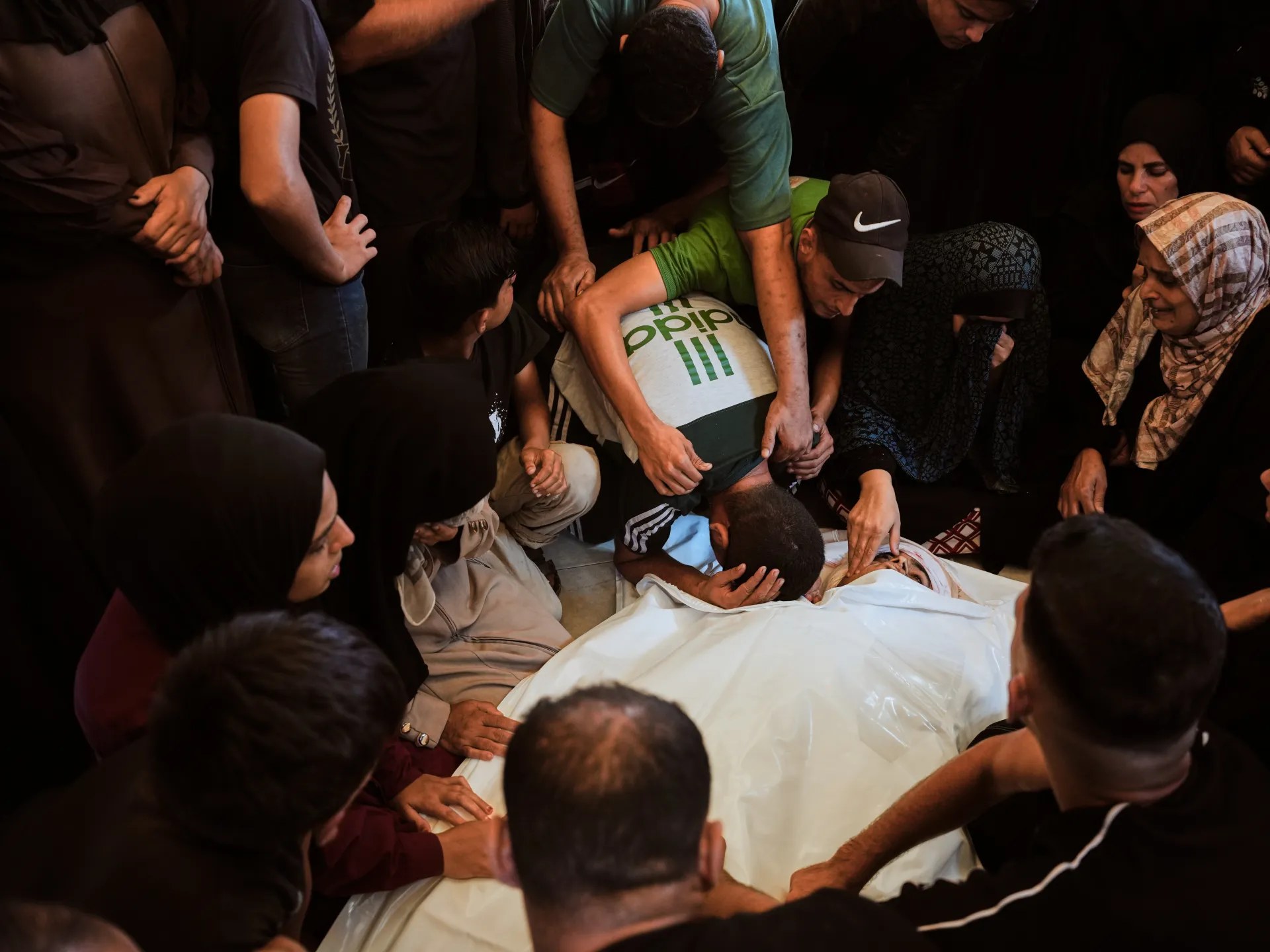 فلسطين: وفاة طفل متأثرًا بإصابته في قصف إسرائيلي على قطاع غزة