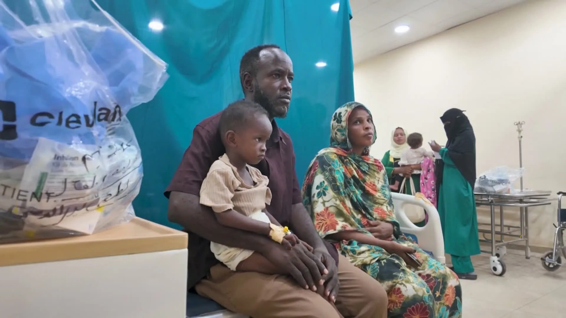 أكثر من 400 مريض في السودان ينتظرون الجراحة بعد حملة بمستشفى بحري