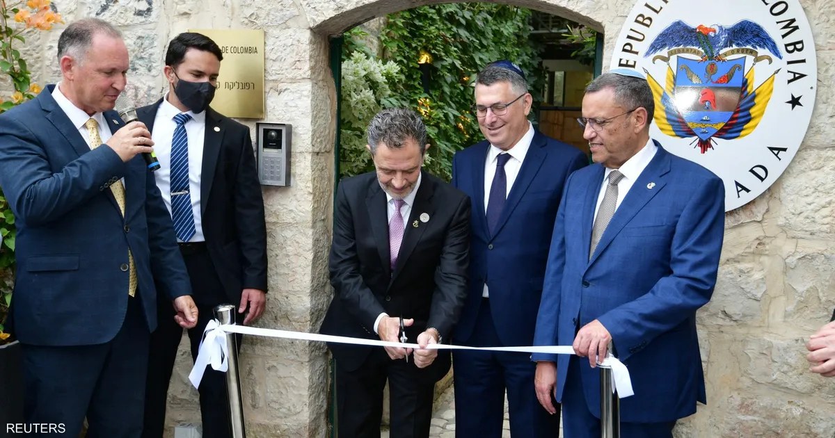 كولومبيا تفتتح سفارتها في القدس وسط إدانات عربية وإسلامية