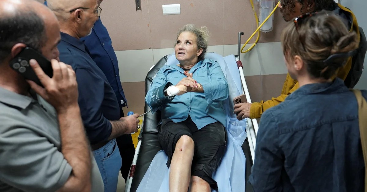 إصابة صحفية أمريكية وفلسطينيين في مواجهات مع مستوطنين إسرائيليين ملثمين في فلسطين