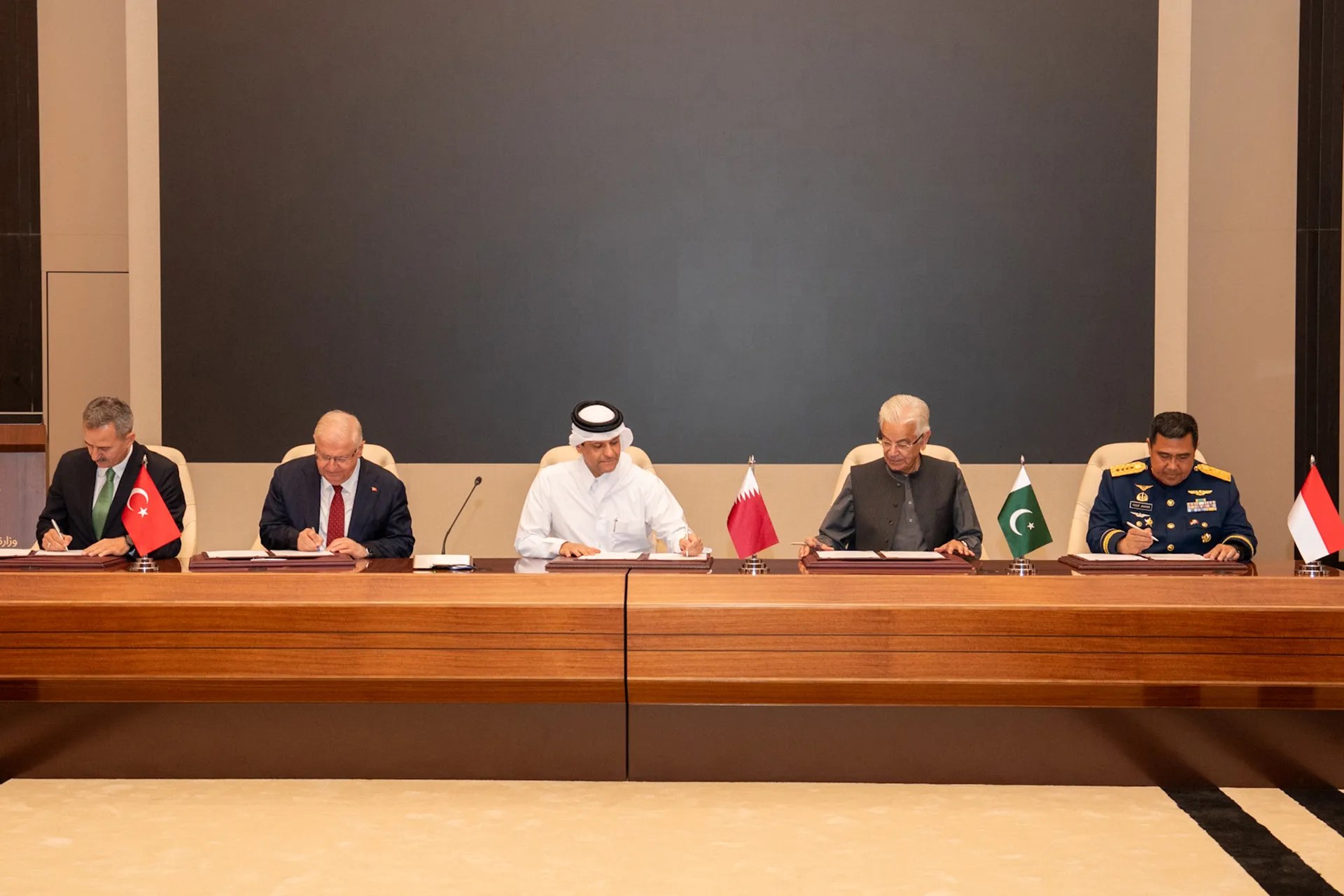 قطر توقع مذكرة «بدر» مع تركيا وباكستان وإندونيسيا لتطوير الصناعات الدفاعية