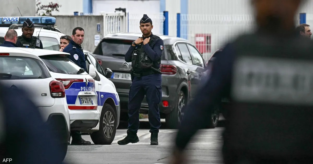 مقتل شخص وإصابة 4 بإطلاق نار قرب باريس في فرنسا وتوقيف مشتبه به