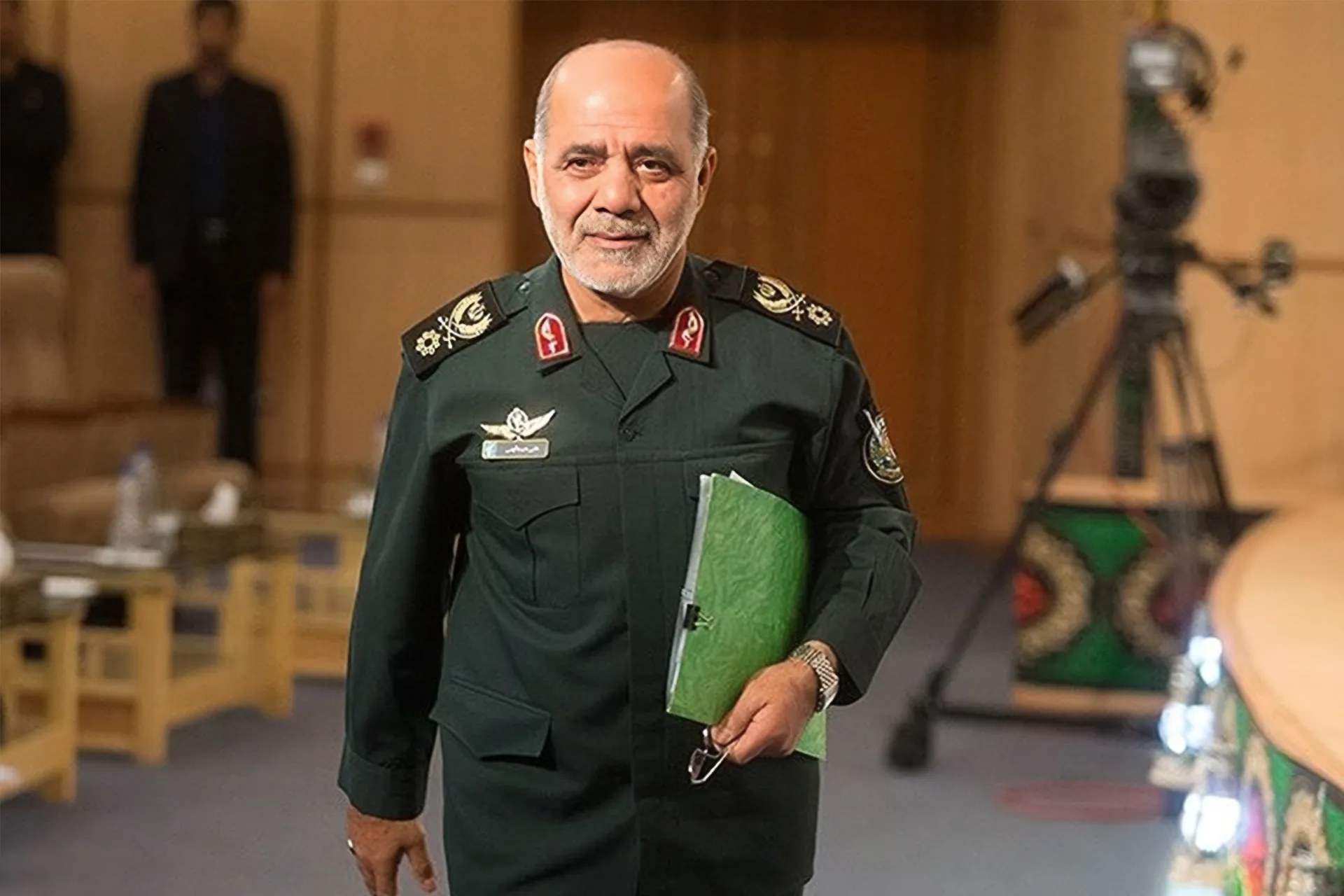 إيران تتوعد بمنع عودة السفن الحربية الأمريكية إلى الخليج
