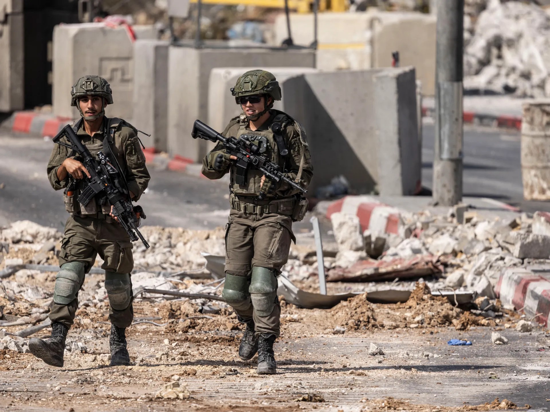 إسرائيل تُخرج نحو 2000 فلسطيني من منازلهم في الخليل بفلسطين