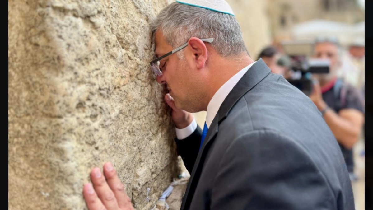 محافظة القدس: بن غفير يقتحم المسجد الأقصى في فلسطين قبيل الانتخابات الإسرائيلية