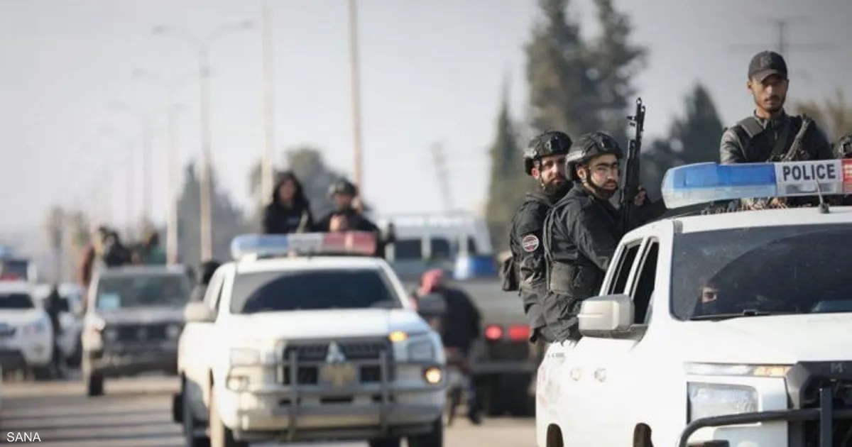 مقتل 3 أشخاص في انفجار داخل سيارة على طريق دمشق حمص في سوريا
