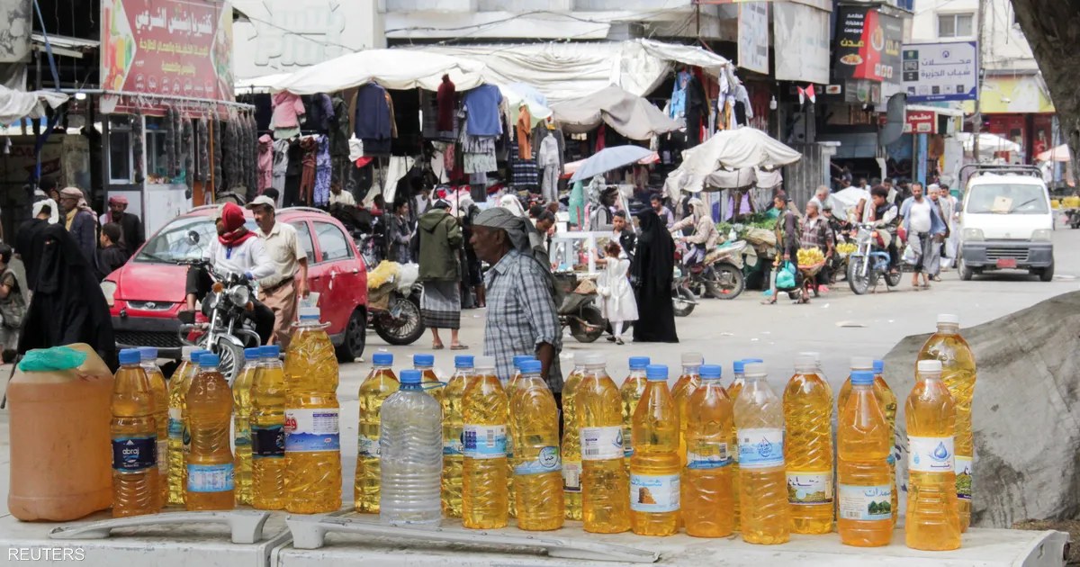 نقص الوقود في اليمن يقلص الحضانات العاملة بمستشفى في تعز من 40 إلى 10