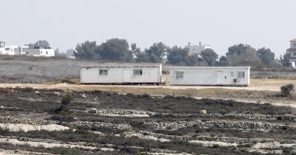 مصادر فلسطينية: مستوطنون ينصبون بيتين متنقلين شمال البيرة في فلسطين