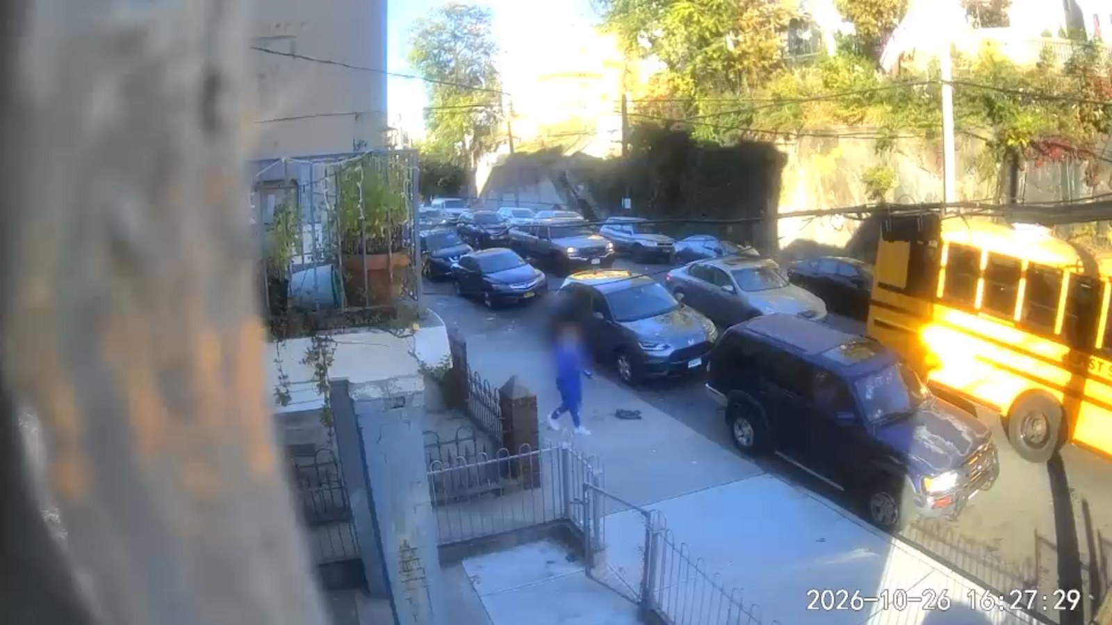 الشرطة تعتقل رجلًا للاشتباه برمي زجاجة على حافلة وإصابة طفل في يونكرز بنيويورك