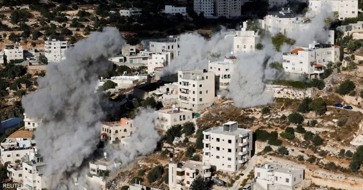 القوات الإسرائيلية تهدم منزلين في الخليل بفلسطين خلال عملية هجّرت أكثر من 3 آلاف فلسطيني